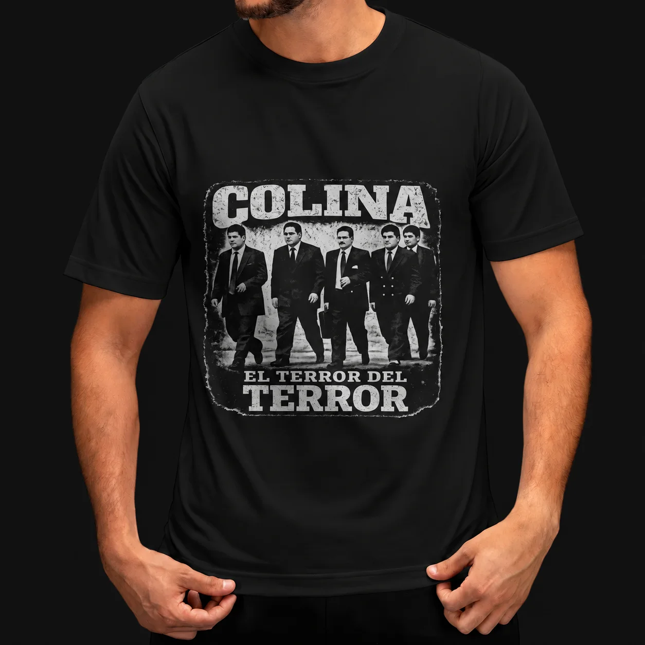 Polo negro Colina, vista frontal del estampado